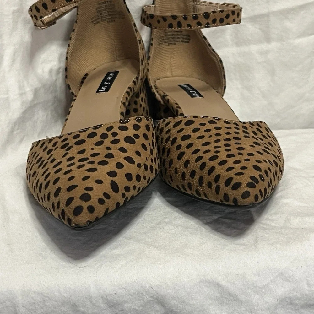 Parker & Sky‎ Block Heel women's size 7 leopard print ankle strap pointed toe